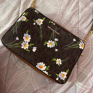 Michael kors crossbody bag